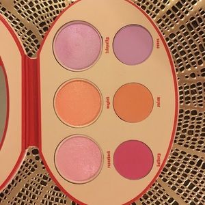 Kat Von D Highlighter and Blush Palette